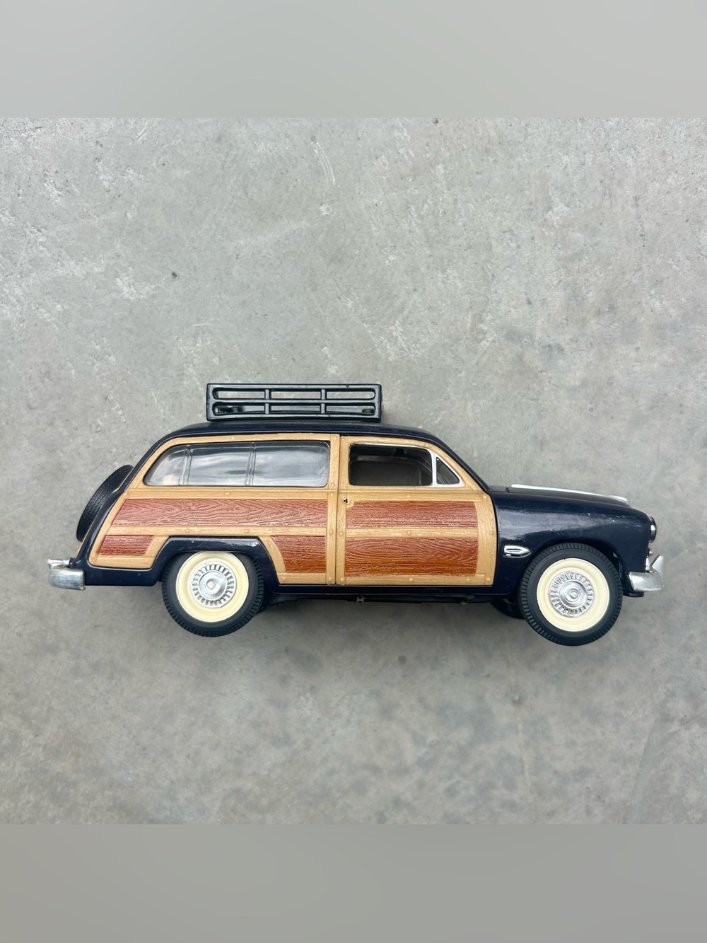 SUNNYSIDE MODEL SS 7737 Ford Woody Wagon 1949 Scale 1:28 With Roof Rack Navy